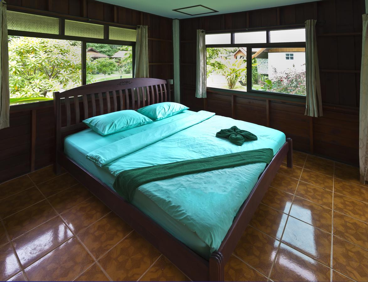 เขาสก ริเวอร์ฟรอนต์ รีสอร์ต Hotel Khao Sok National Park ภายนอก รูปภาพ