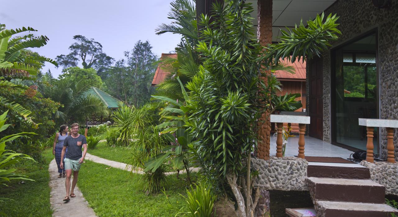 เขาสก ริเวอร์ฟรอนต์ รีสอร์ต Hotel Khao Sok National Park ภายนอก รูปภาพ