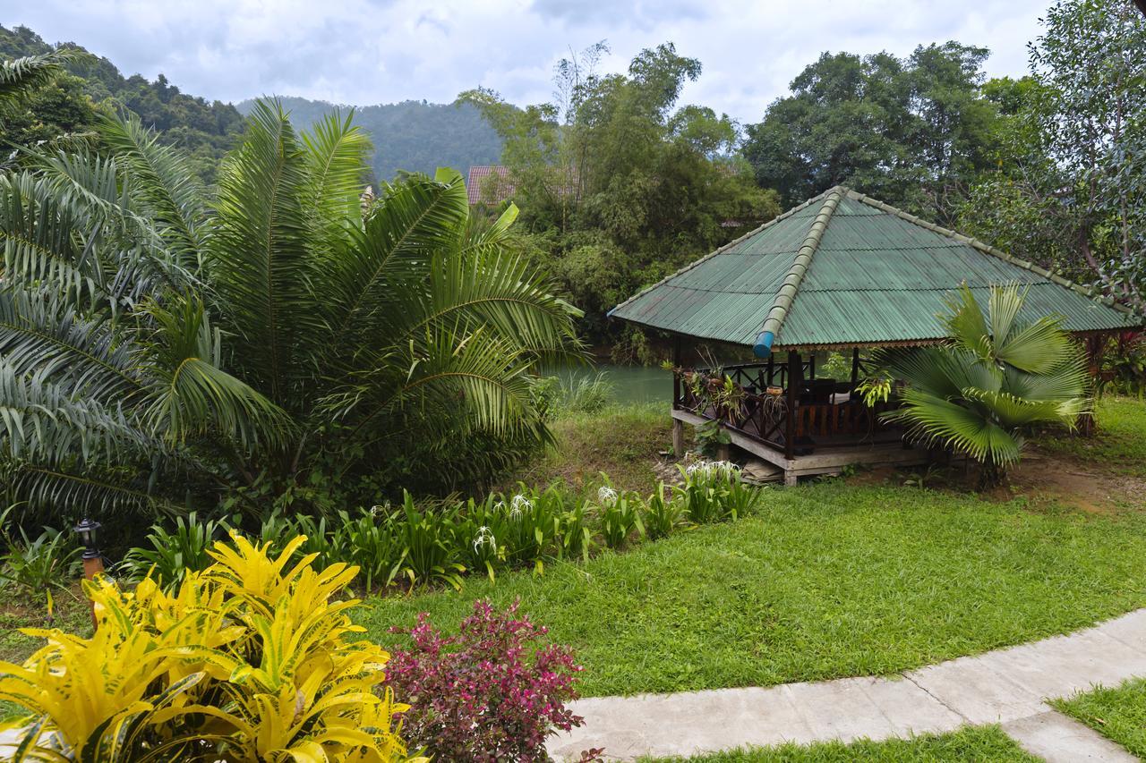 เขาสก ริเวอร์ฟรอนต์ รีสอร์ต Hotel Khao Sok National Park ภายนอก รูปภาพ