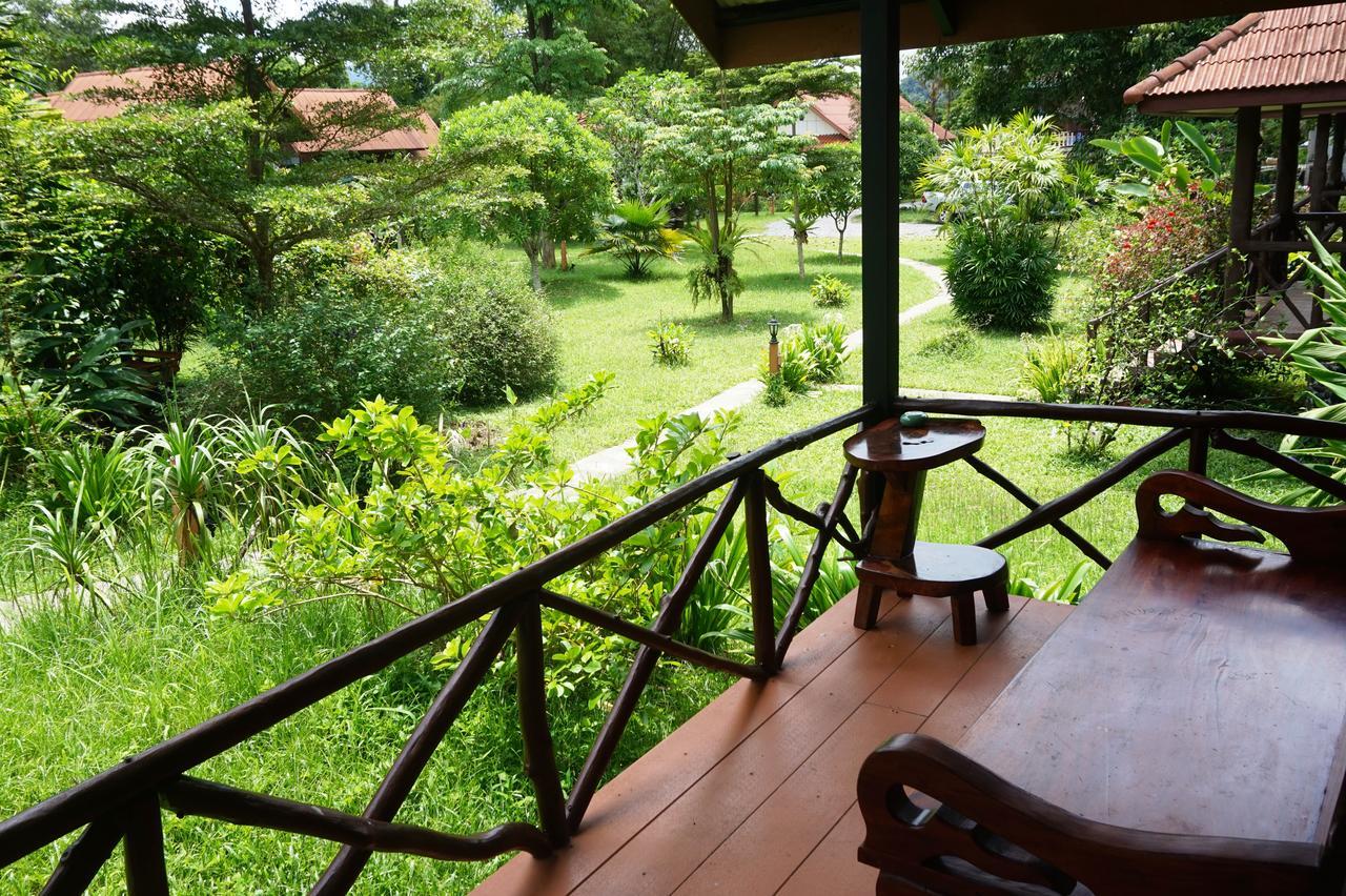 เขาสก ริเวอร์ฟรอนต์ รีสอร์ต Hotel Khao Sok National Park ภายนอก รูปภาพ