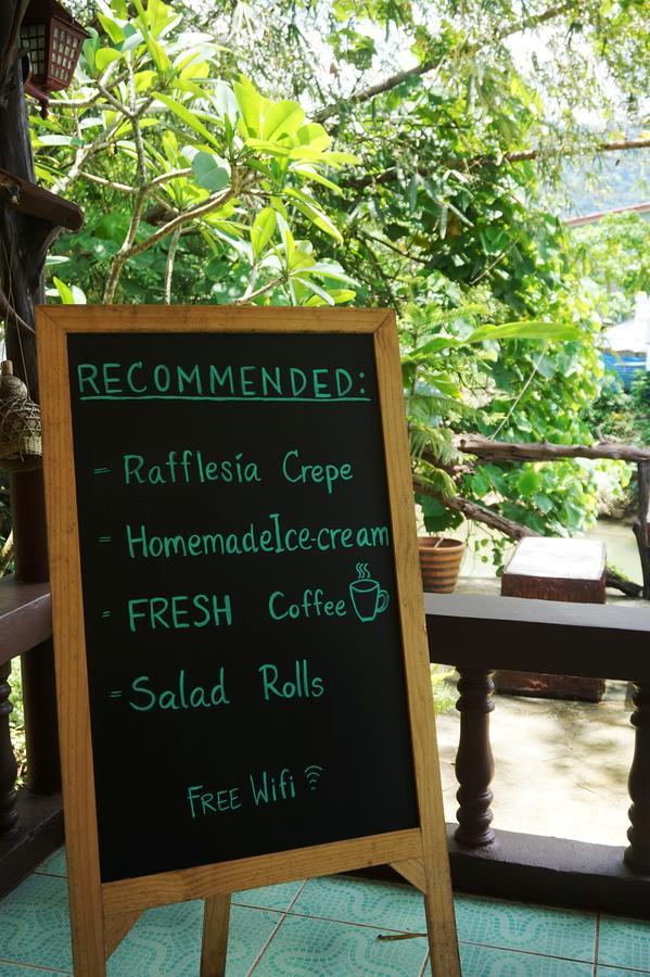 เขาสก ริเวอร์ฟรอนต์ รีสอร์ต Hotel Khao Sok National Park ภายนอก รูปภาพ