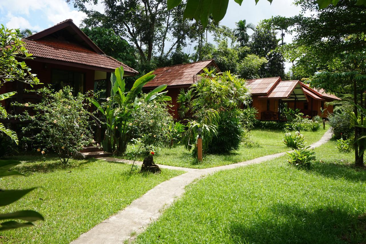 เขาสก ริเวอร์ฟรอนต์ รีสอร์ต Hotel Khao Sok National Park ภายนอก รูปภาพ