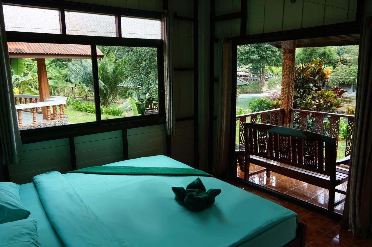 เขาสก ริเวอร์ฟรอนต์ รีสอร์ต Hotel Khao Sok National Park ภายนอก รูปภาพ