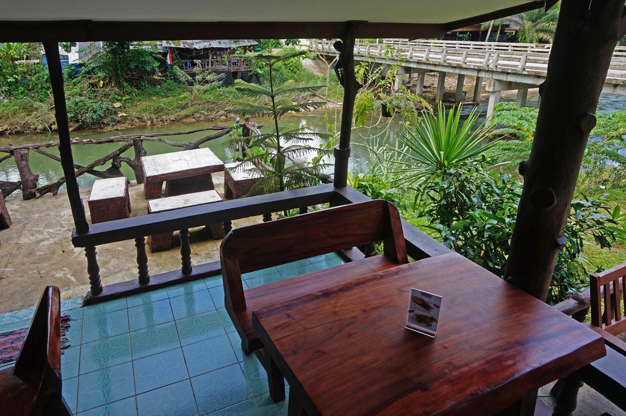 เขาสก ริเวอร์ฟรอนต์ รีสอร์ต Hotel Khao Sok National Park ภายนอก รูปภาพ