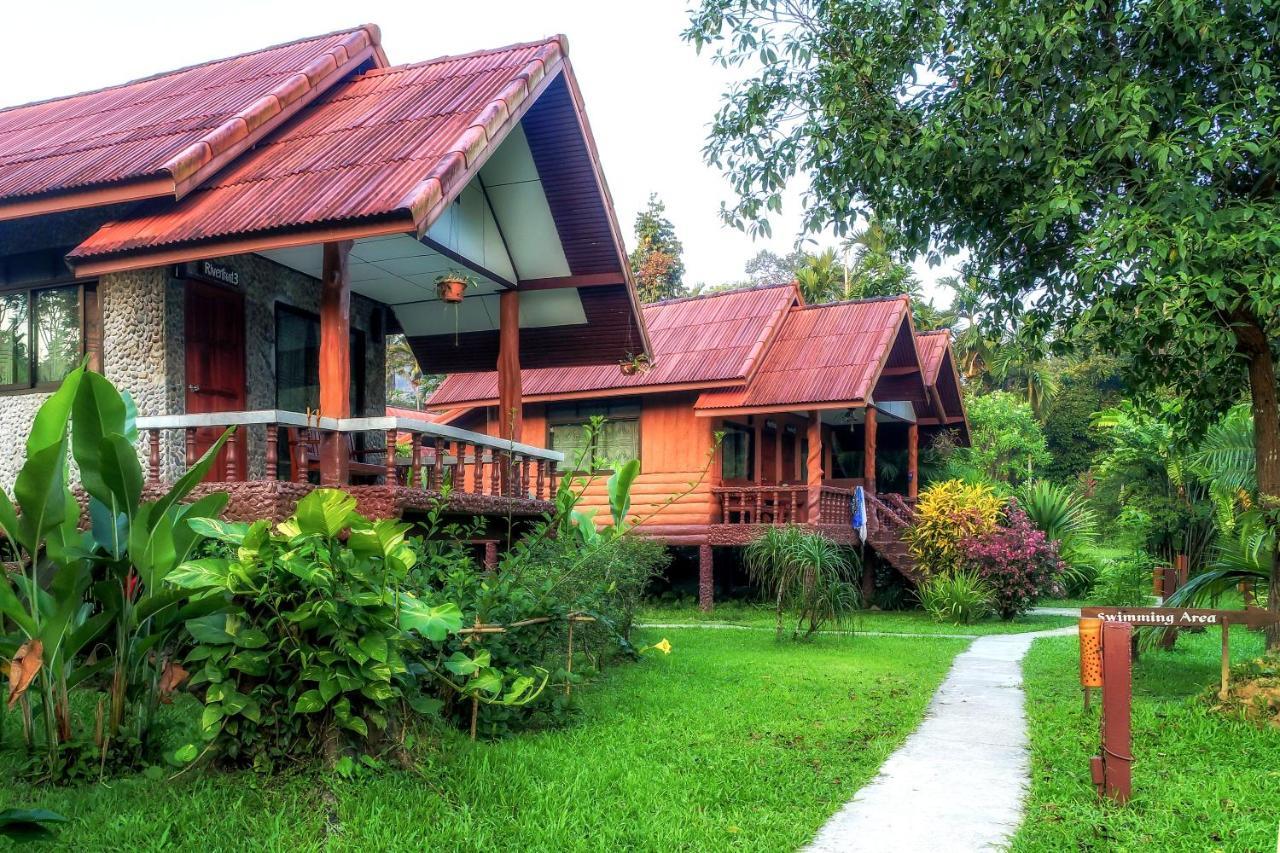 เขาสก ริเวอร์ฟรอนต์ รีสอร์ต Hotel Khao Sok National Park ภายนอก รูปภาพ