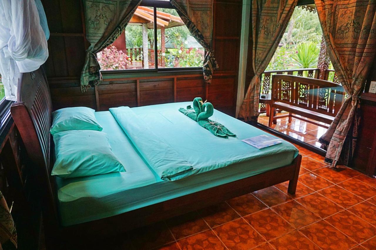 เขาสก ริเวอร์ฟรอนต์ รีสอร์ต Hotel Khao Sok National Park ภายนอก รูปภาพ