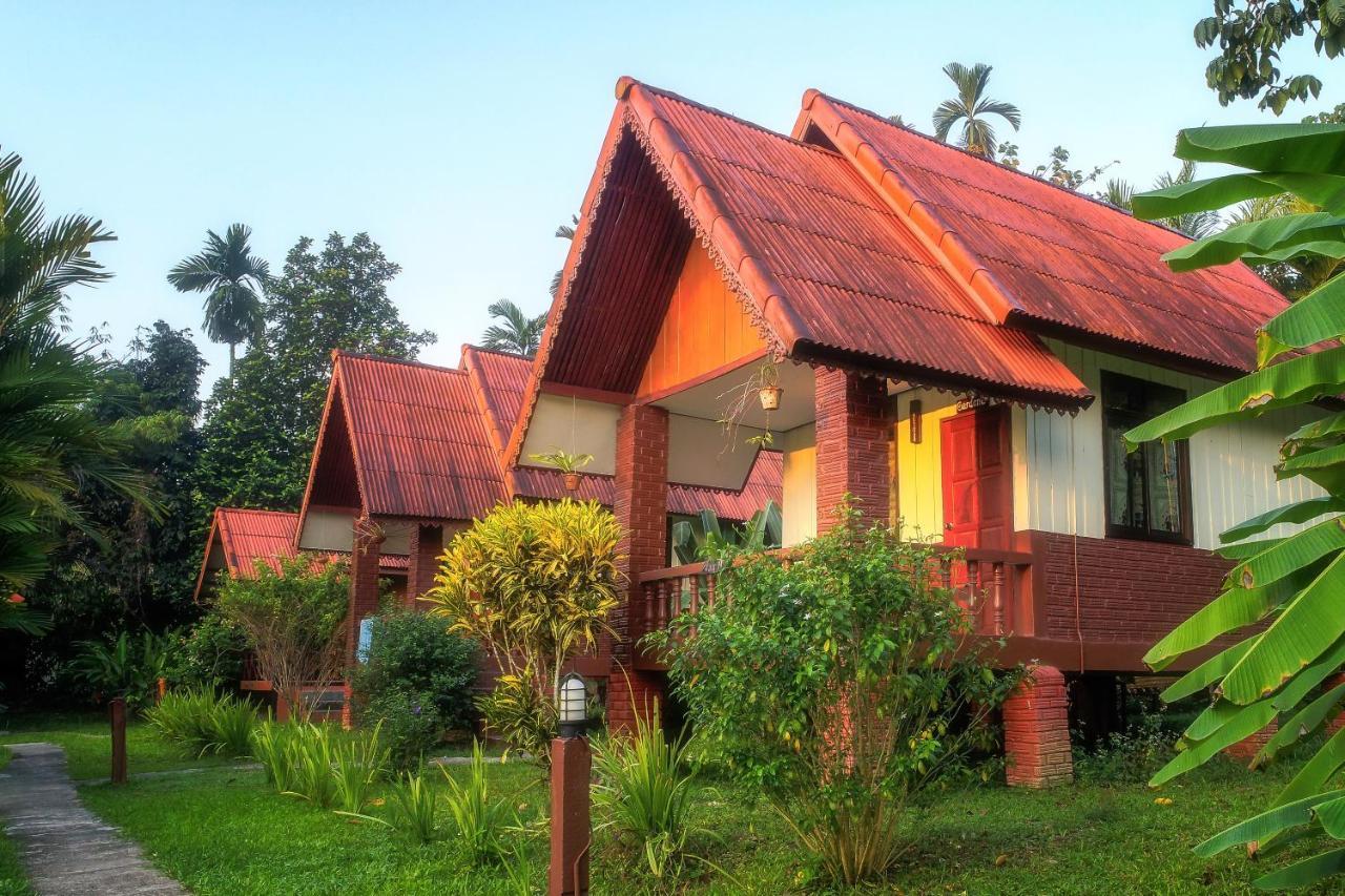 เขาสก ริเวอร์ฟรอนต์ รีสอร์ต Hotel Khao Sok National Park ภายนอก รูปภาพ