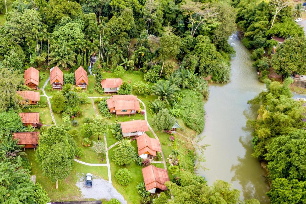 เขาสก ริเวอร์ฟรอนต์ รีสอร์ต Hotel Khao Sok National Park ภายนอก รูปภาพ