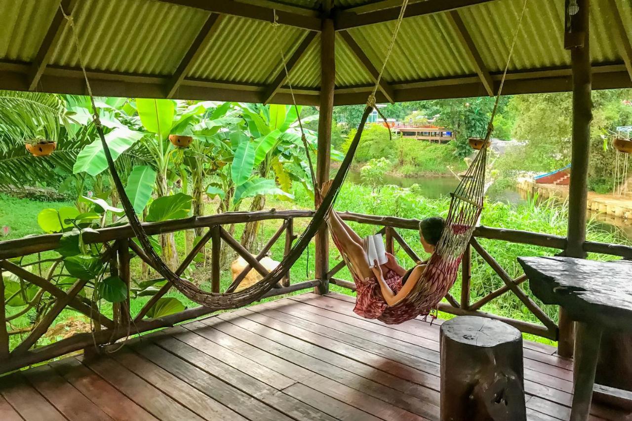 เขาสก ริเวอร์ฟรอนต์ รีสอร์ต Hotel Khao Sok National Park ภายนอก รูปภาพ