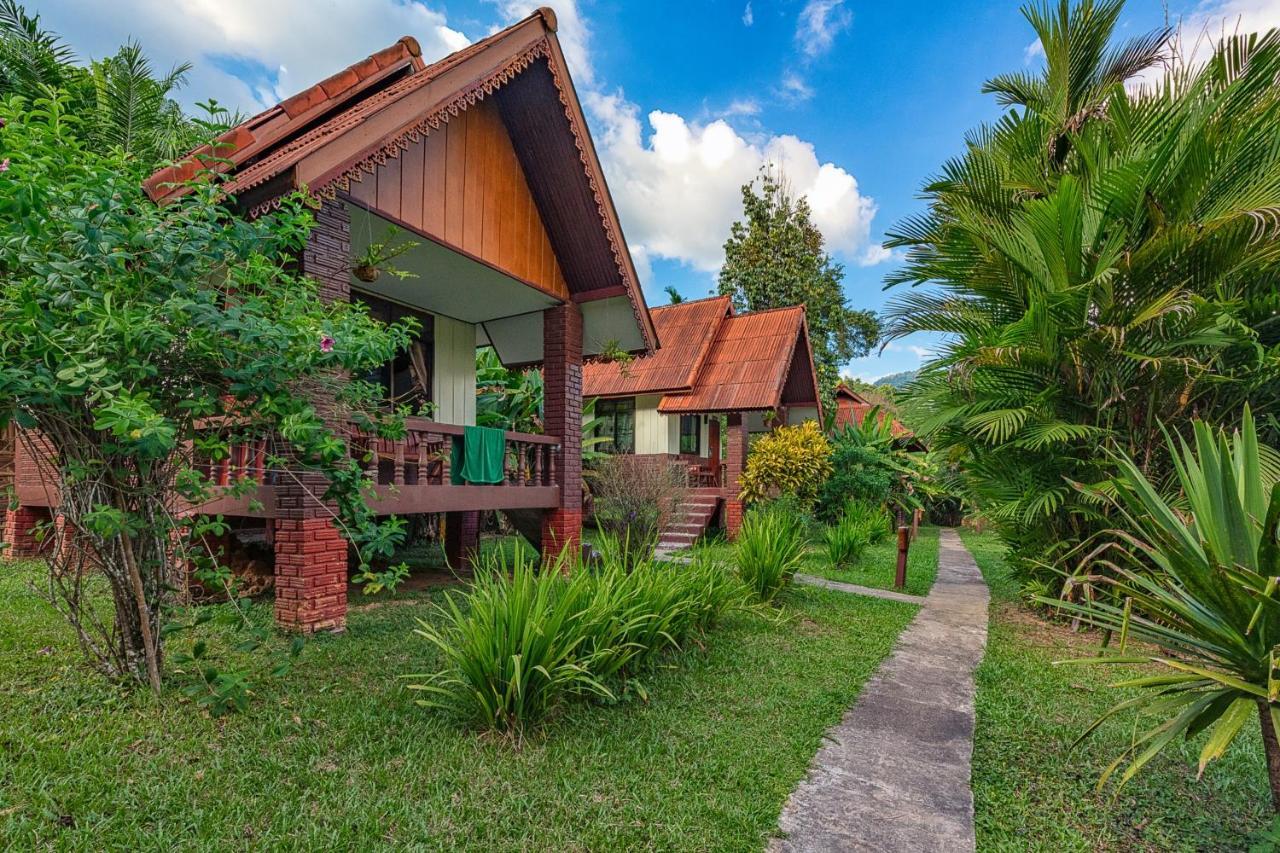 เขาสก ริเวอร์ฟรอนต์ รีสอร์ต Hotel Khao Sok National Park ภายนอก รูปภาพ